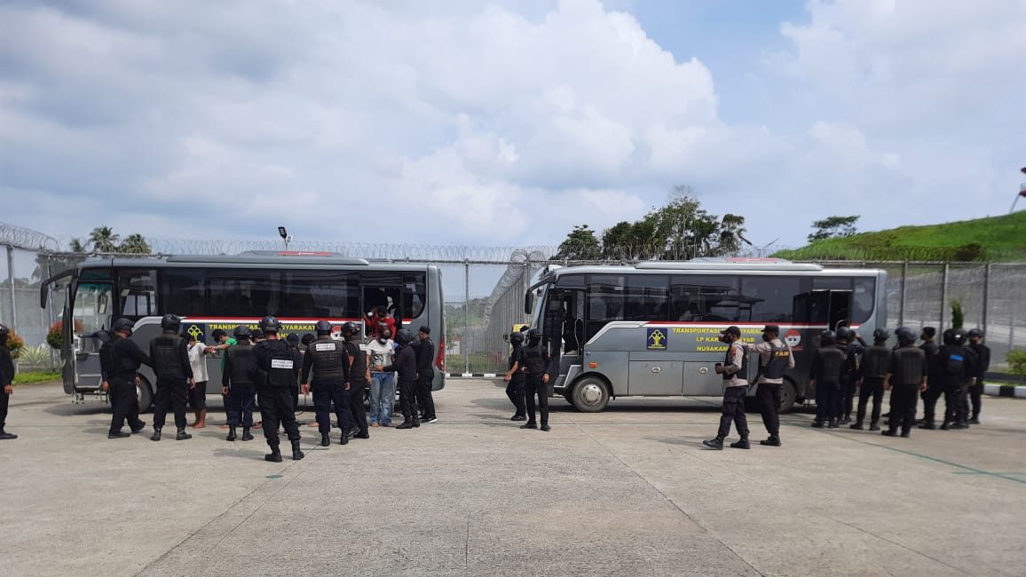 Lapas Semarang Pindahkan 41 Narapidana Bandar & Pengedar ke Nusakambangan