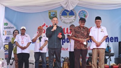 Silaturahmi bersama Warga di Rantau, Bupati Kebumen Beri Hadiah Sepeda Motor