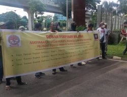 Massa Demo Kejati, Minta Usut Tuntas Dugaan Pungli hingga Penyelewengan Dana BOS