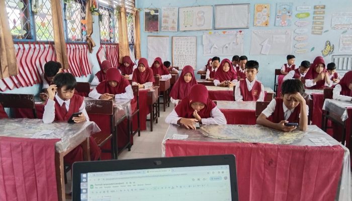 PSP SDN 5 Tugumulyo Gelar Assesmen Sumatif Akhir Semester Gasal Gunakan Media HP