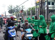 Tebarkan Kebaikan di Bulan Ramadhan, Prajurit Korem 044/Gapo Bagikan Takjil Gratis untuk Warga Palembang