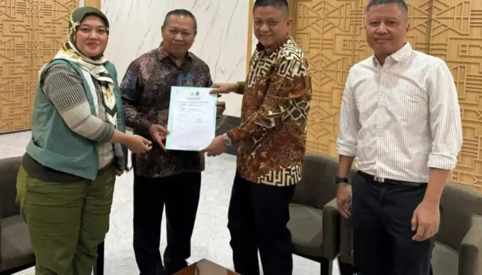 Ir H Lanosin MT Menerima Surat Tugas DPP PKB untuk Pilkada OKU Timur