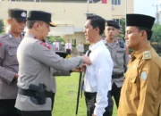 Kapolda Sumsel Berikan Penghargaan dan PIN Emas kepada Personel dan Masyarakat Berprestasi