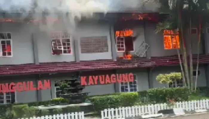 Kebakaran SMA Negeri 3 Unggulan Kayuagung: Dugaan Korsleting Listrik, Upaya Pemadaman Terus Berlangsung
