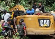 Penertiban PETI di Hutan Bungo, Polda Jambi Lumpuhkan Ekskavator Usai Jalan Kaki 5 Jam