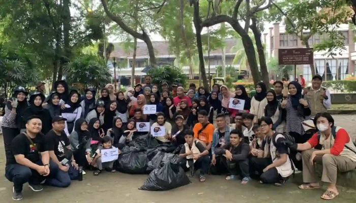 Peringati Hari Bumi, WCD Sumsel Galang Aksi Bersih-Bersih dan Kesadaran Lingkungan di Kambang Iwak Palembang