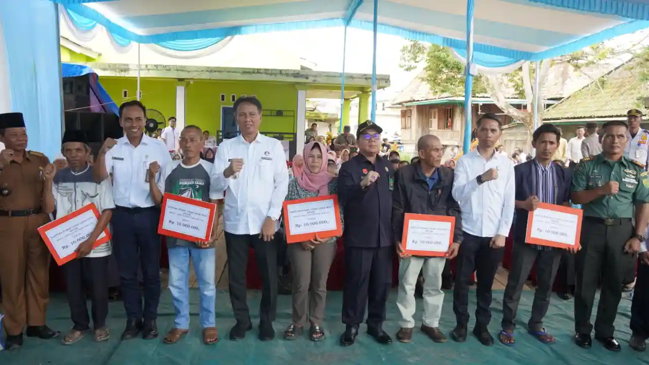 Pj Bupati OKI Tinjau Pemanfaatan Dana Desa untuk Ketahanan Pangan dan Pengentasan Kemiskinan Ekstrem di Desa Anyar