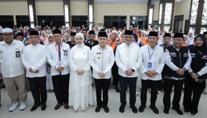 Pj Gubernur Sumsel Lepas Kloter Pertama Jemaah Haji Embarkasi Palembang, Harap Semua Jadi Haji Mabrur