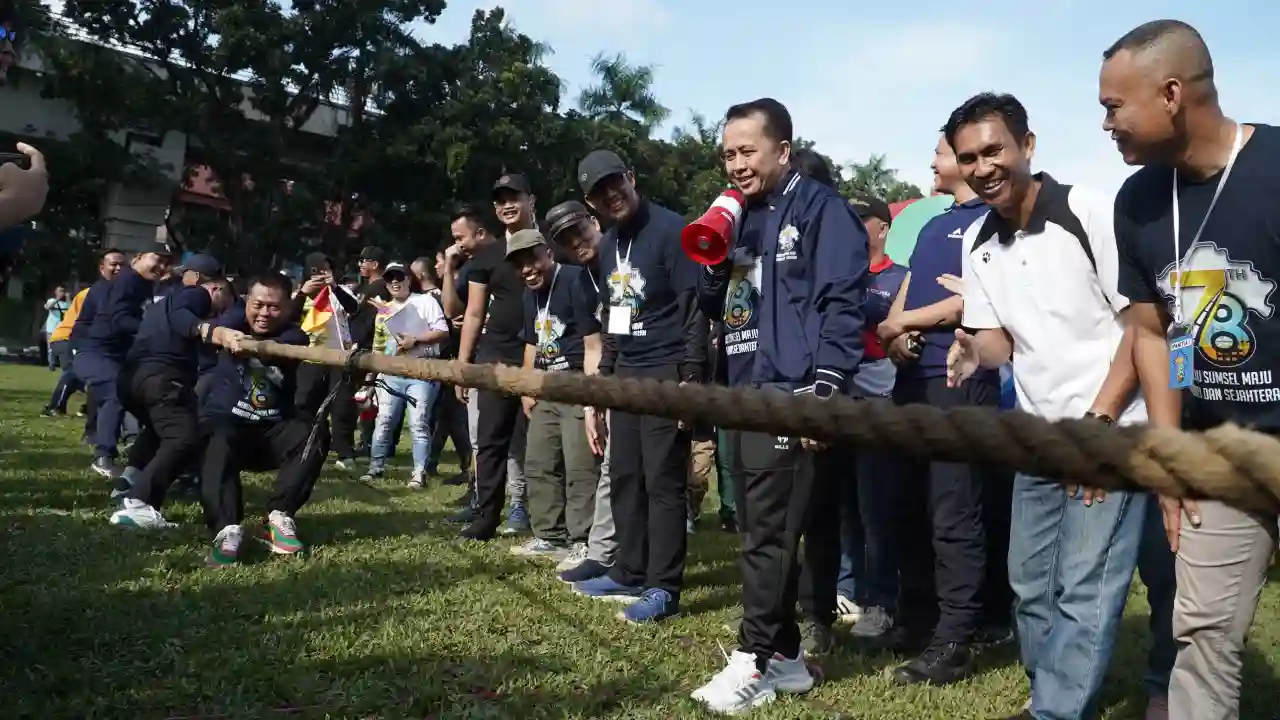 Semarak Hari Jadi Provinsi Sumsel ke-78: Jalan Santai, Senam Jantung Sehat, dan Lomba Tradisional Meriahkan Kantor Gubernur