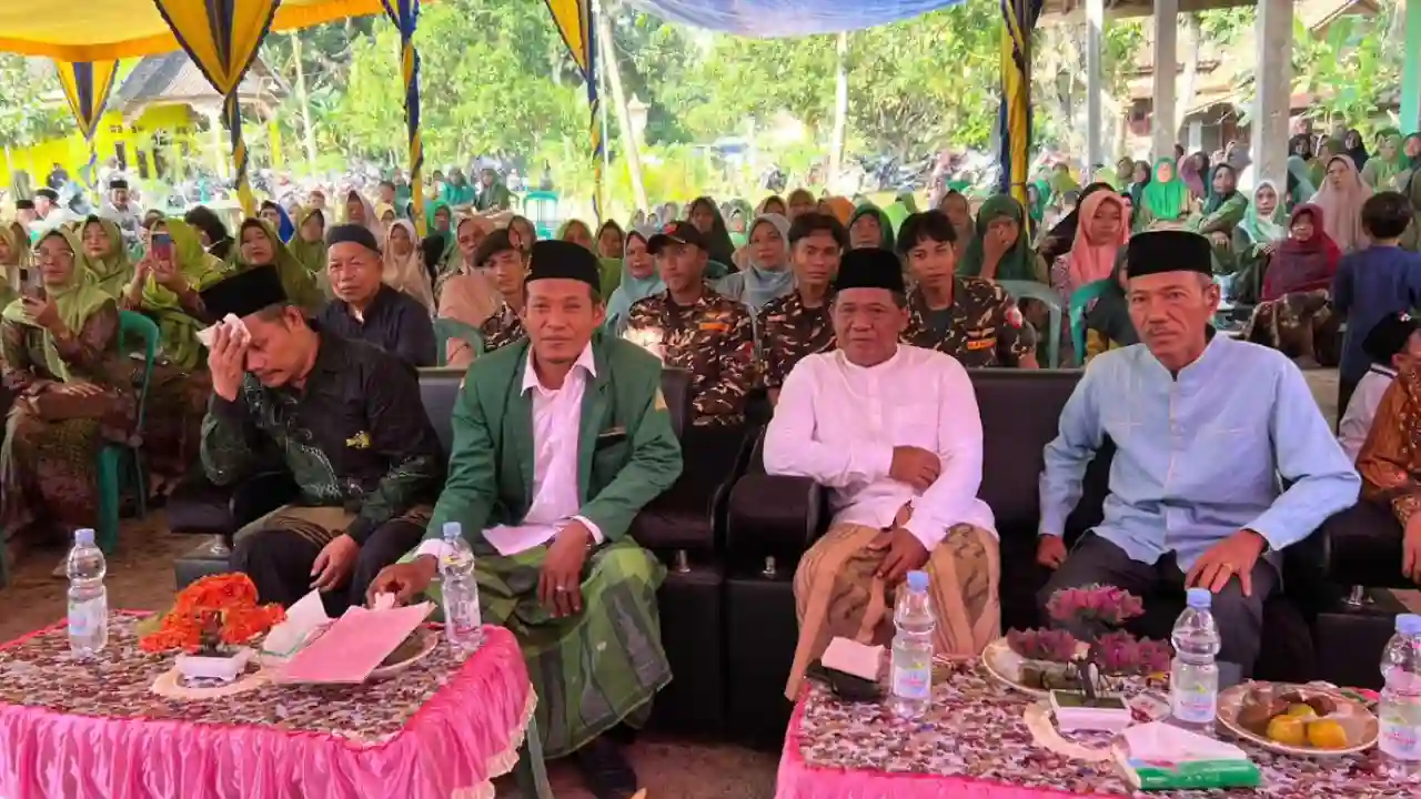 Dja'far Shodiq, Calon Bupati OKI, Raih Dukungan Penuh dari Pengajian Muslimat dan Fatayat Desa Sumbu Sari