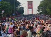 Ribuan Jemaah Padati Masjid Agung Palembang untuk Salat Idul Adha 1455 H