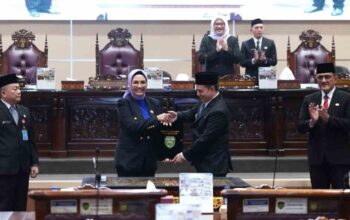 DPRD Sumsel dan Gubernur Sahkan APBD 2025, Komitmen Bersama Wujudkan Sumsel Maju dan Sejahtera