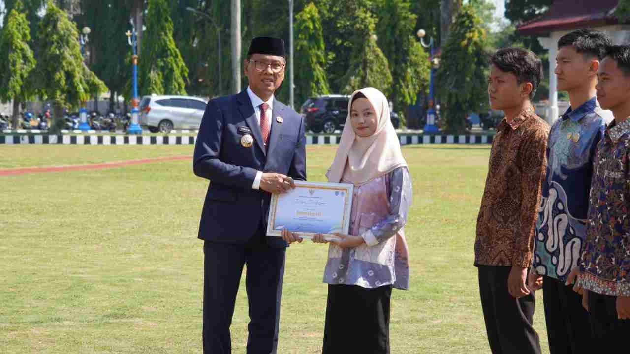 Hari Sumpah Pemuda, 11 Pemuda Berprestasi di OKI Terima Penghargaan, Mardaini Jadi Teladan