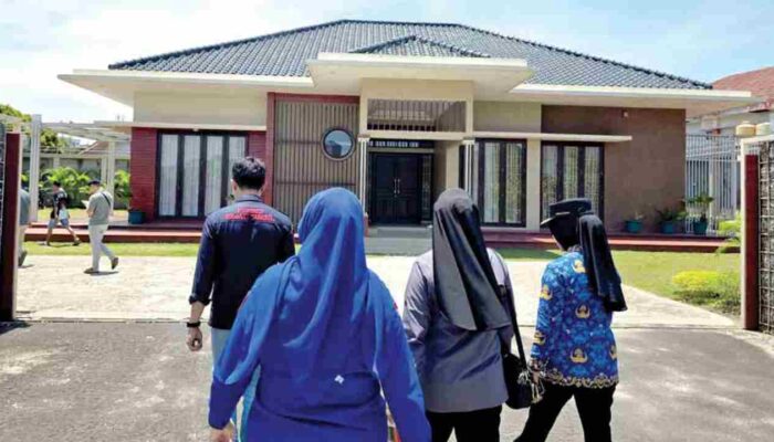 Kejati Sumsel Sita Rumah Mewah di Jalan Mayor Ruslan, Palembang, Terkait Kasus Korupsi Aset Yayasan BHS