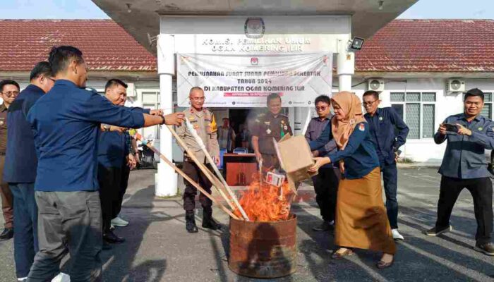 KPU Ogan Komering Ilir Musnahkan Surat Suara Rusak dan Berlebih untuk Pilkada Serentak 2024