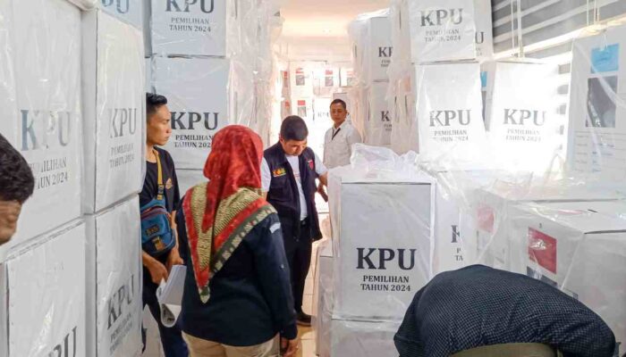 Pengawasan Ketat Bawaslu OKI Pastikan Distribusi Logistik Pilkada 2024 Lancar