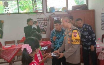 Polres OKI Gelar Makan Siang Bergizi di SDN 1 Pulau Gemantung, Dukung Kualitas Gizi dan Pendidikan Anak