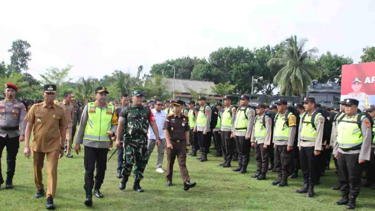 Polres Ogan Komering Ilir Gelar Apel Pergeseran Pasukan untuk Amankan Pilkada 2024