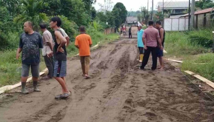 Jalan di Perumahan Al-Ghony Dicor, Warga Pertanyakan Kualitas dan Lebar Jalan