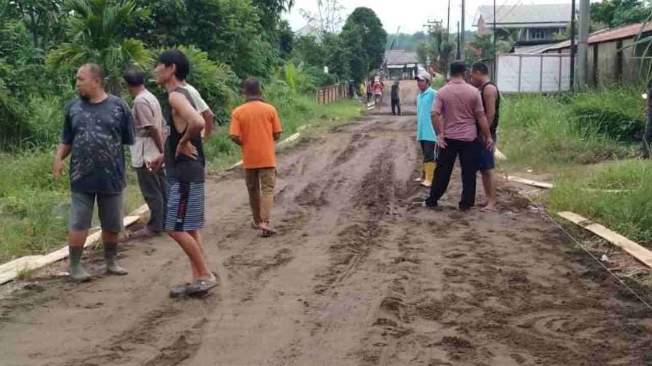 Jalan di Perumahan Al-Ghony Dicor, Warga Pertanyakan Kualitas dan Lebar Jalan