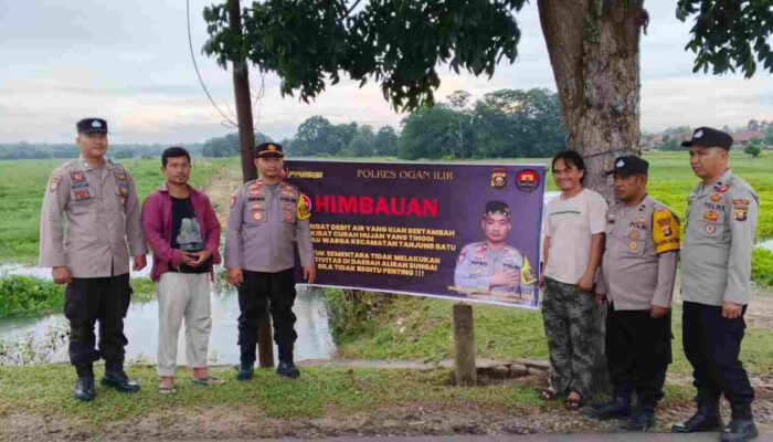 Cegah Korban Tenggelam, Polsek Tanjung Batu Pasang Spanduk Imbauan di Lokasi Rawan Sekitar Sungai