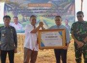 Sampoerna Agro dan Pemerintah Dorong Swasembada Pangan Melalui Tumpang Sari Padi Gogo di Lahan Sawit OKI