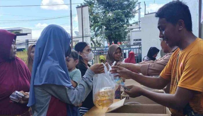 Pasar Murah Palembang Diserbu Emak-Emak Jelang Ramadhan, Minyak Goreng Jadi Primadona