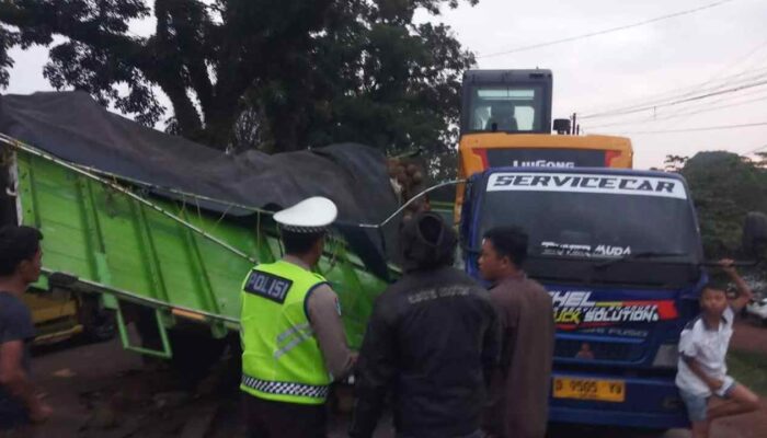 Tragedi Pagi di Jalintim Palembang-Betung, Tabrakan Beruntun Sebabkan Kemacetan Panjang