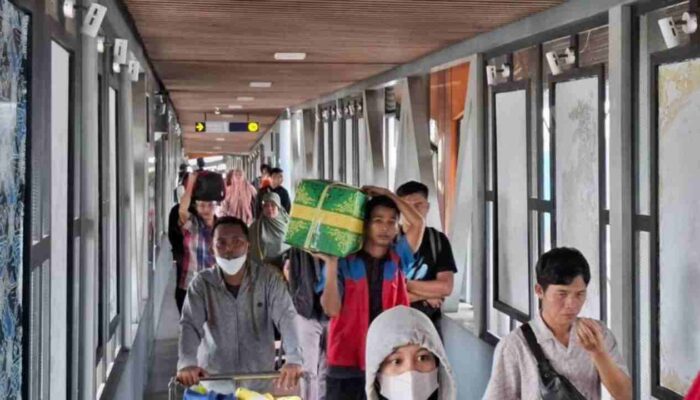 Arus Mudik di Bakauheni Mulai Meningkat, ASDP Prediksi Puncak Kepadatan Malam Ini