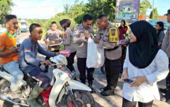 Polres Ogan Ilir Ulurkan Berkah Ramadan di Jalan Lintas, Takjil Gratis untuk Pengendara yang Berpuasa