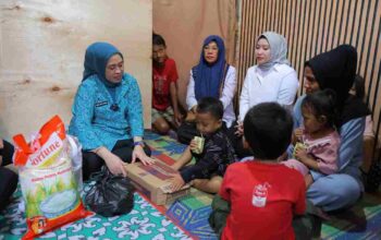 TP PKK Palembang Salurkan Bantuan Tambahan untuk Atasi Stunting pada Anak