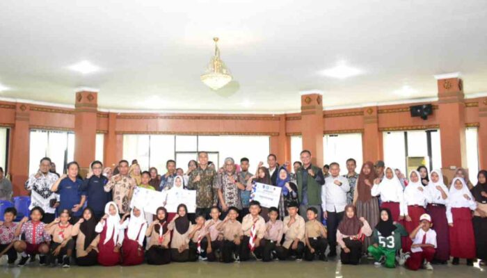 Bekal Kompetensi dan Wawasan Lewat Edu Trip untuk Finalis KMNR