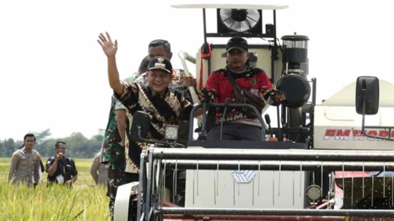 HPP Gabah Rp6.500 Jadi Angin Segar Petani OKU Timur, Presiden Prabowo Hadiri Panen Raya