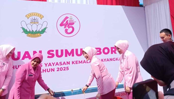 HUT ke-45 Yayasan Kemala Bhayangkari, Serahkan Bantuan Sumur Bor dan Resmikan Bedah Rumah di Kayuagung OKI