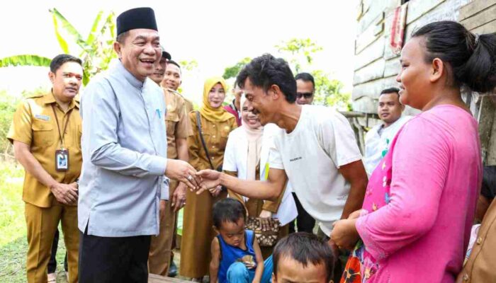 Kunjungan empati Bupati Muba H M Toha dan hibah tanah pribadi untuk keluarga Romi merupakan contoh nyata dari kepedulian pemimpin daerah terhadap kondisi warganya yang paling membutuhkan.