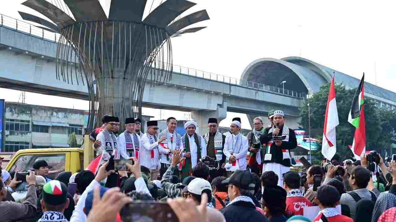Ribuan Warga Palembang dan Wali Kota Ratu Dewa Ikuti Long March, Aksi Bela Palestina Palembang Jilid IV Digelar Kemarin