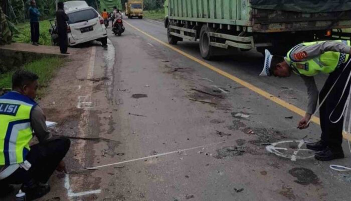 Avanza Hantam Truk Parkir di Jalinteng Sekayu-Betung, Dua Penumpang Tewas di RSUD Sekayu