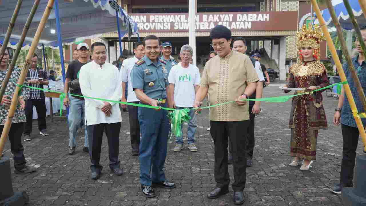 Danlanal Palembang Resmikan Pameran dan Kontes Bonsai "Sriwijaya Berseni 2025"