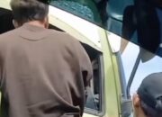 Diduga Lakukan Pemalakan Sopir Truk dengan Modus Kemoceng, Aksi Dua Pria di Palembang Viral Terekam CCTV