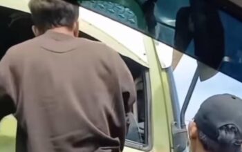 Diduga Lakukan Pemalakan Sopir Truk dengan Modus Kemoceng, Aksi Dua Pria di Palembang Viral Terekam CCTV