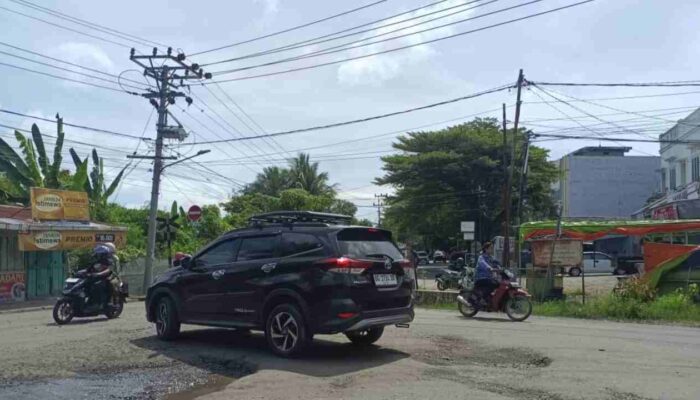Jalan Rusak Parah di Simpang Lembayung Lahat Kembali Makan Korban, Lebih Dari Lima Kecelakaan Terjadi Sepanjang 2025