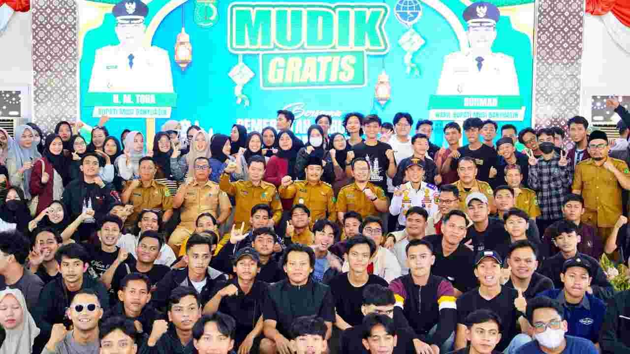 Peserta Mudik Lebaran Gratis Muba 2025 Tiba di Sekayu, Disambut Langsung Wabup Rohman