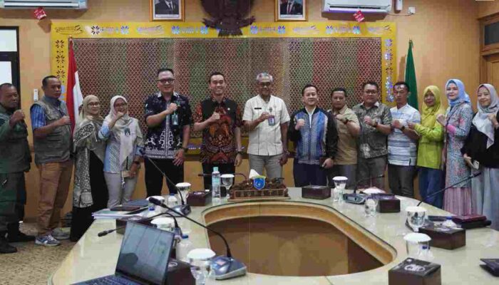 Upaya kolaboratif antara Pemkab OKI, BKSDA, perusahaan, dan masyarakat ini diharapkan dapat menciptakan harmoni antara manusia dan gajah