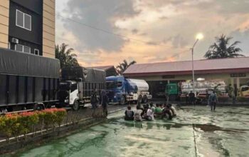 Bareskrim Polri Gerebek Gudang BBM Ilegal Raksasa di Kertapati Palembang, Amankan Belasan Truk Modifikasi