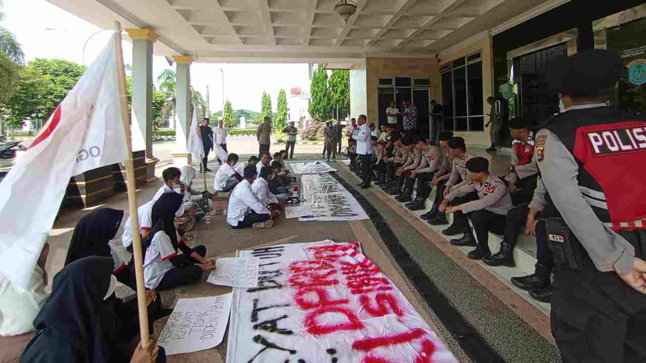DPRD OKI 'Hilang', Aspirasi Rakyat Terbengkalai di Balik Dalih Dinas Luar
