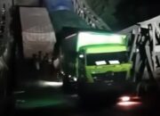 Jembatan Muara Lawai Lahat Ambruk, Empat Truk Terjun Bebas, Jalur Penghubung Lahat-Muara Enim Lumpuh Total!