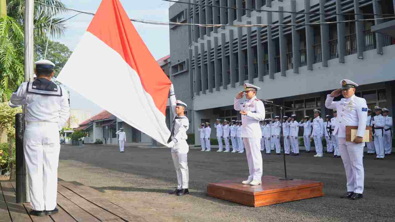 Komandan Lanal Palembang Pimpin Upacara Peringatan Hari Lahir Pancasila 2025