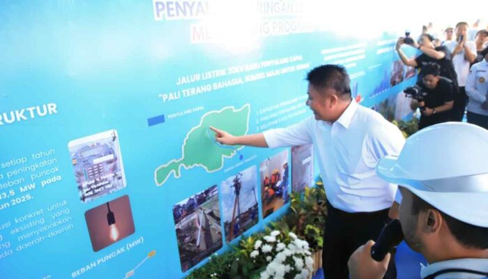 PALI Kini “Terang Bahagia”: Gubernur Herman Deru Resmikan Jaringan Listrik Baru, Wujudkan Janji Pembangunan dari Pinggiran
