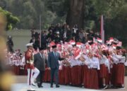 Persahabatan Dua Pemimpin, Prabowo Sambut Hangat PM Anwar Ibrahim di Istana Negara