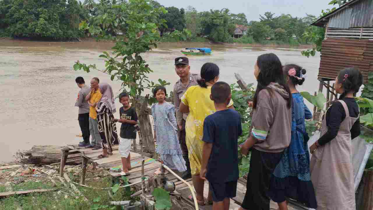 Warga Ogan Ilir Geger Penampakan Buaya di Sungai Ogan, Polisi Lakukan Pengecekan